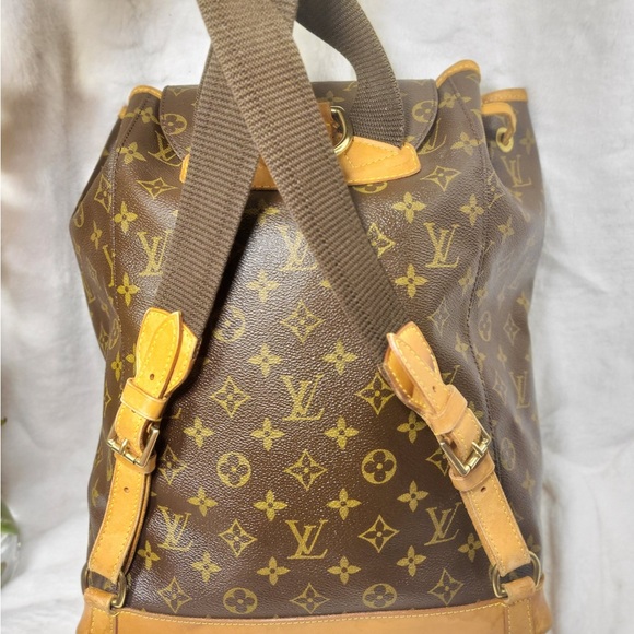 Auth Louis Vuitton Montsouris GM backpack - Picture 9 of 16